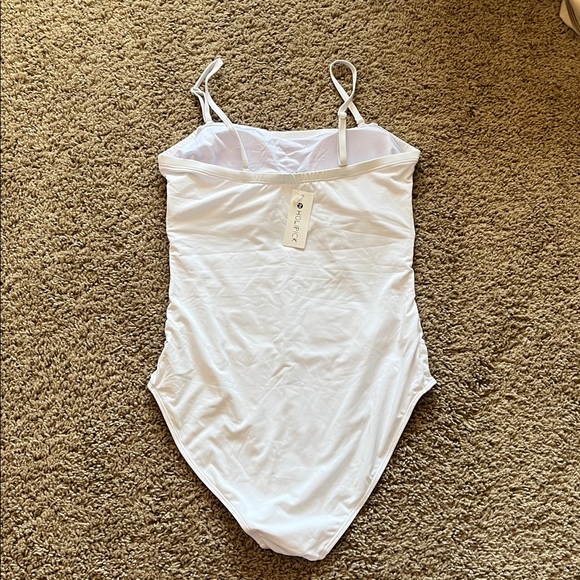 Holipick White One-Piece Swimsuit with removable and adjustable straps. Large - Picture 4 of 9